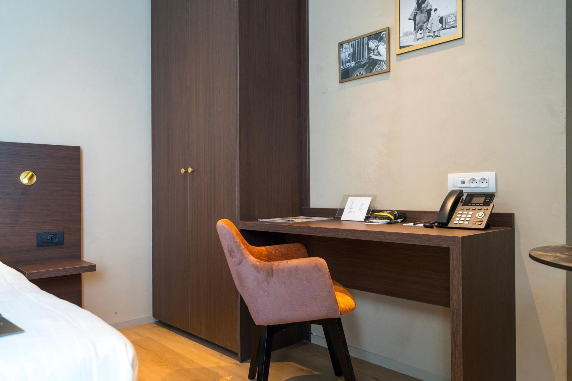 Business By Parkhotel -Annex- Кортрейк Екстериор снимка